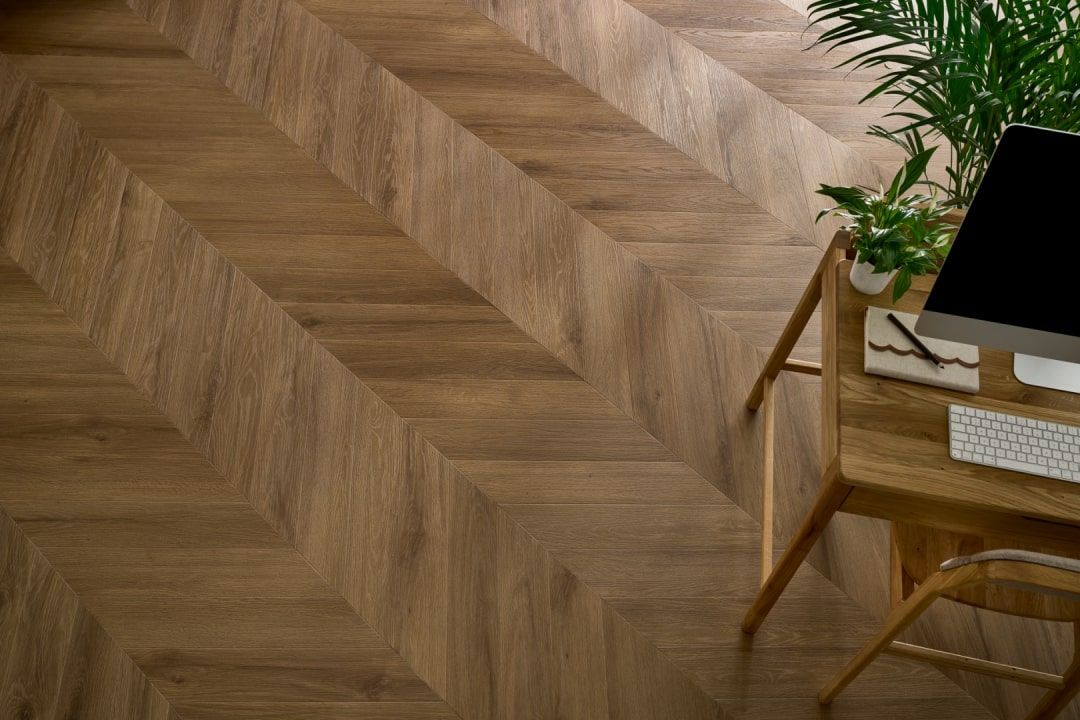 amaron_chevron_rochester_oak_clc_229_2_05793ea0d3 Amaron Chevron Rochester Oak CLC 229 - imagine 1